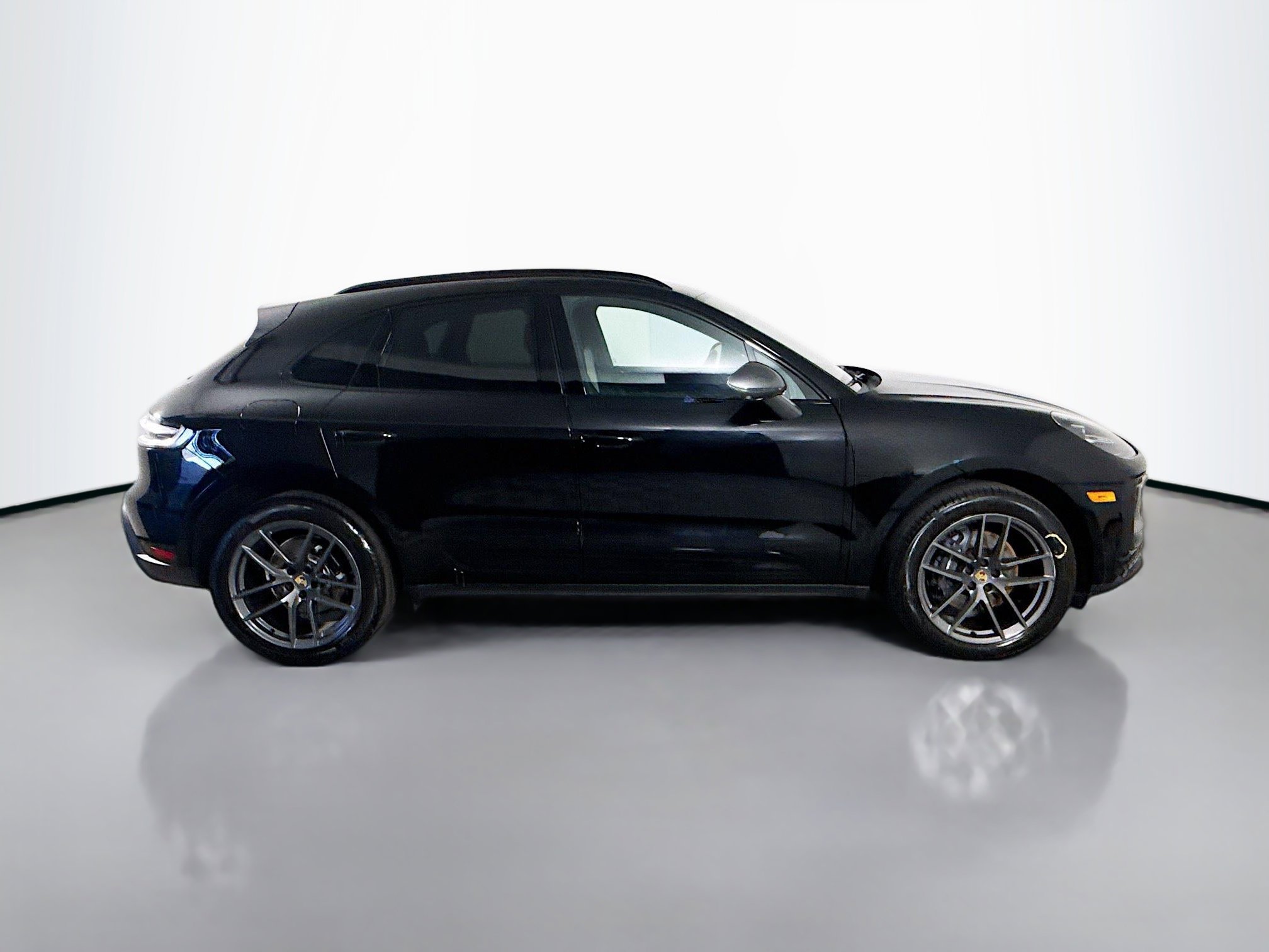 Used 2024 Porsche Macan Turbo w/ Premium Plus Package image 11