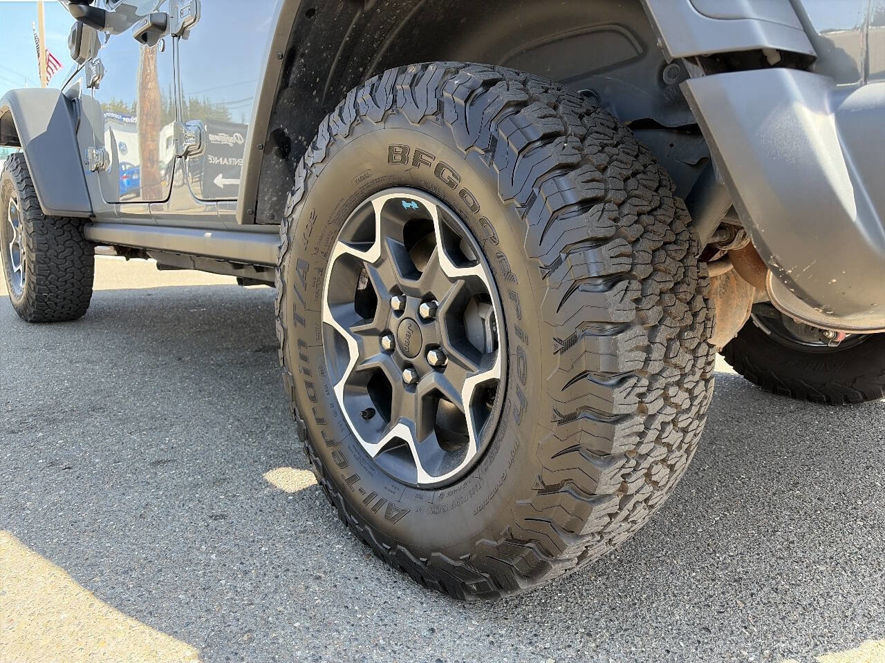 Used 2023 Jeep Wrangler Unlimited Rubicon 4xe AWD/4WD image 4