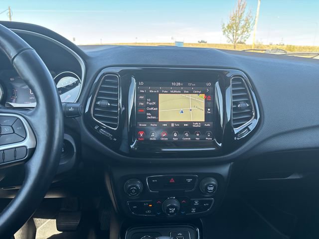 Used 2017 Jeep Compass Limited w/ Navigation Group AWD/4WD image 18