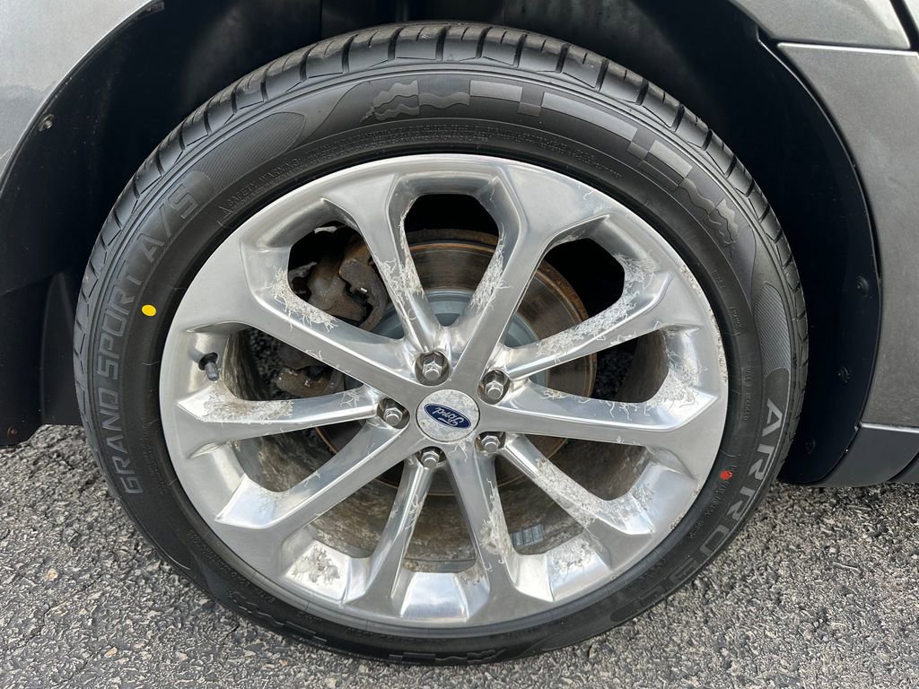 Used 2016 Ford Taurus Limited w/ Equipment Group 301A AWD/4WD image 37