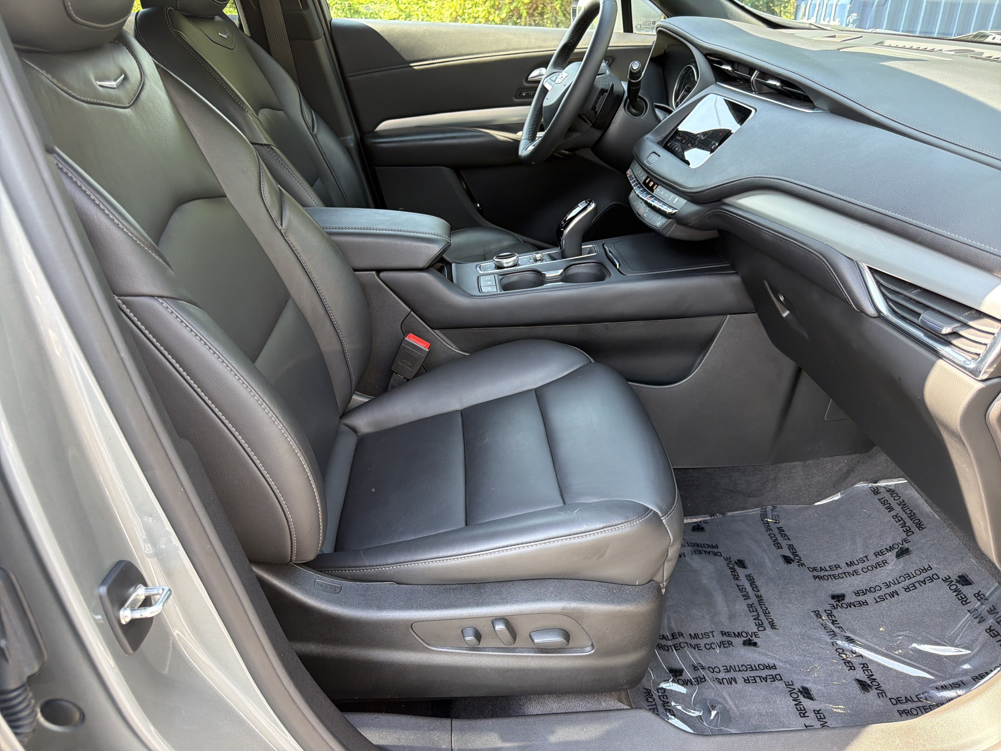 Used 2023 Cadillac XT4 Premium Luxury FWD image 13
