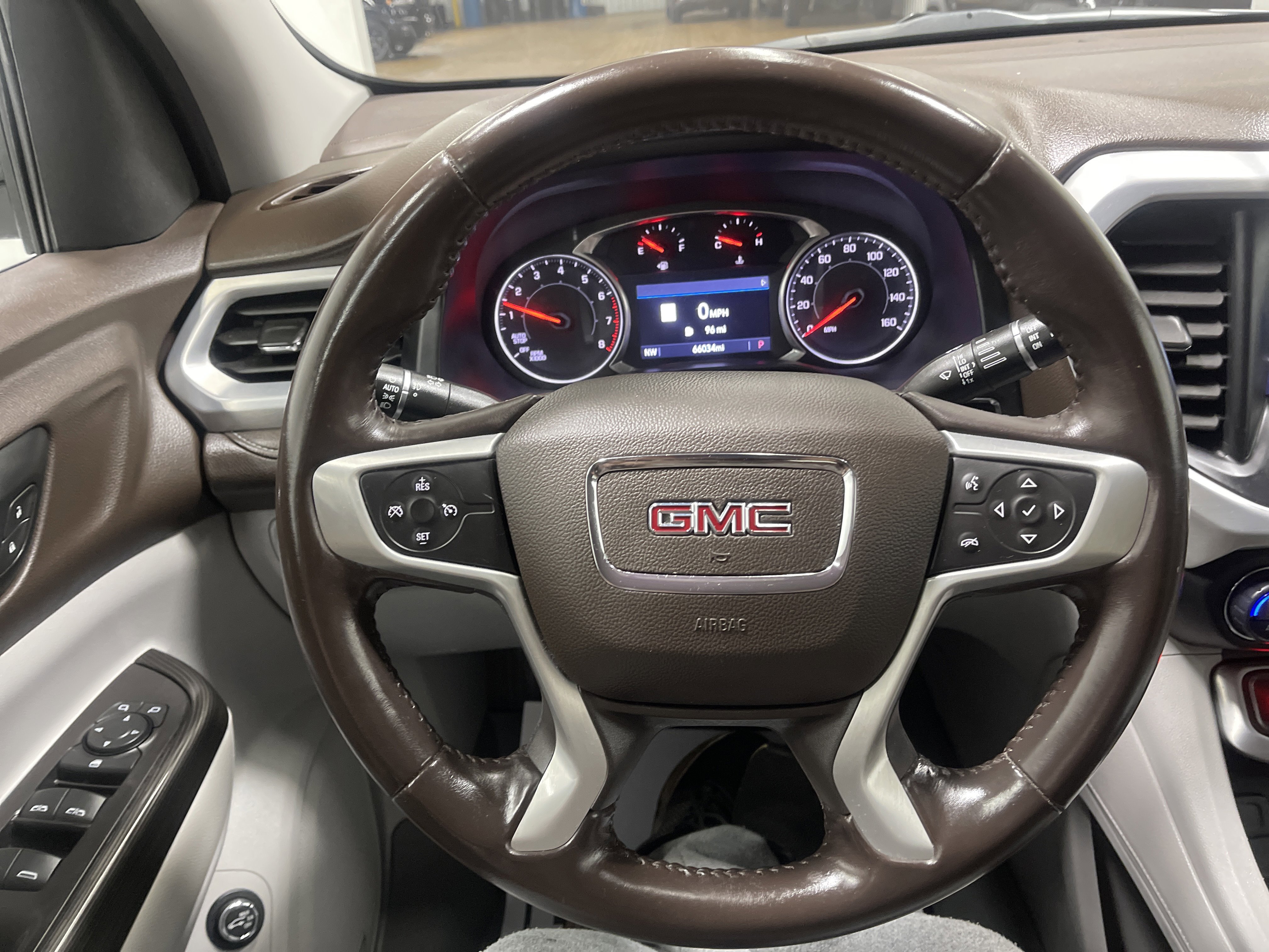 Used 2020 GMC Acadia SLT w/ LPO, Floor Liner Package image 31