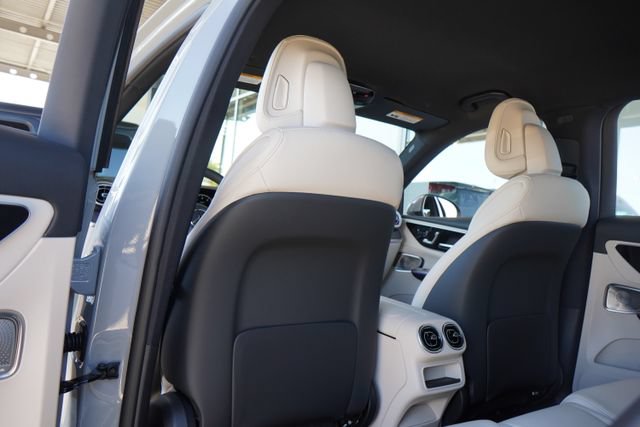 New 2026 Mercedes-Benz GLC 300 4MATIC image 32
