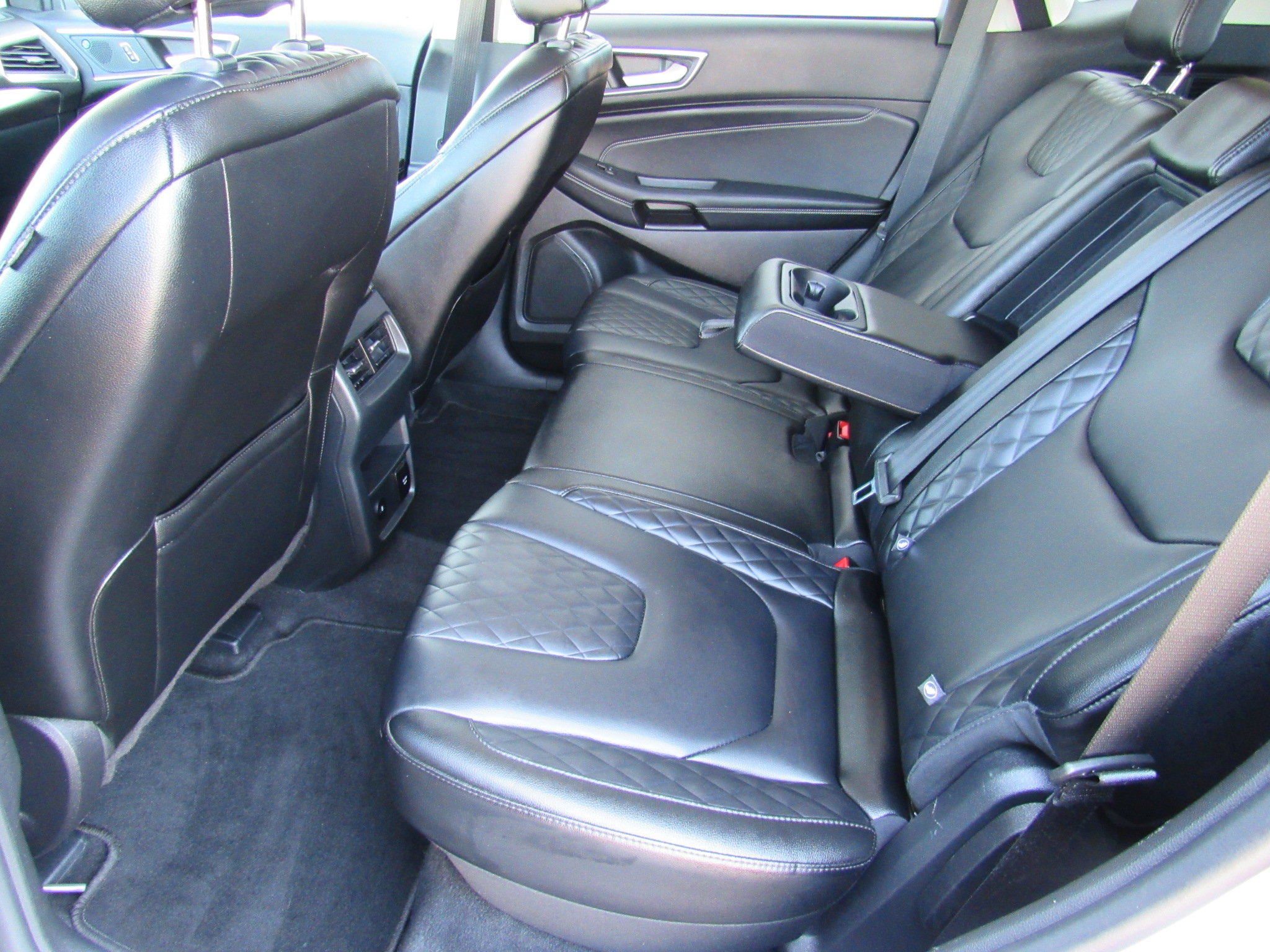 Used 2024 Ford Edge Titanium image 37