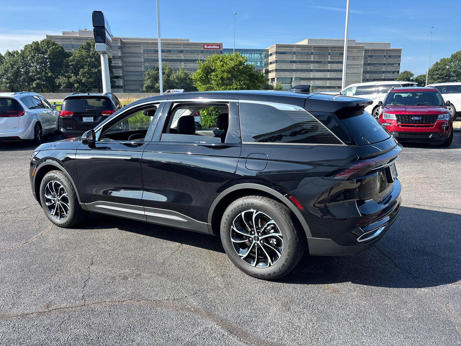 New 2026 Lincoln Nautilus Premier AWD/4WD image 5