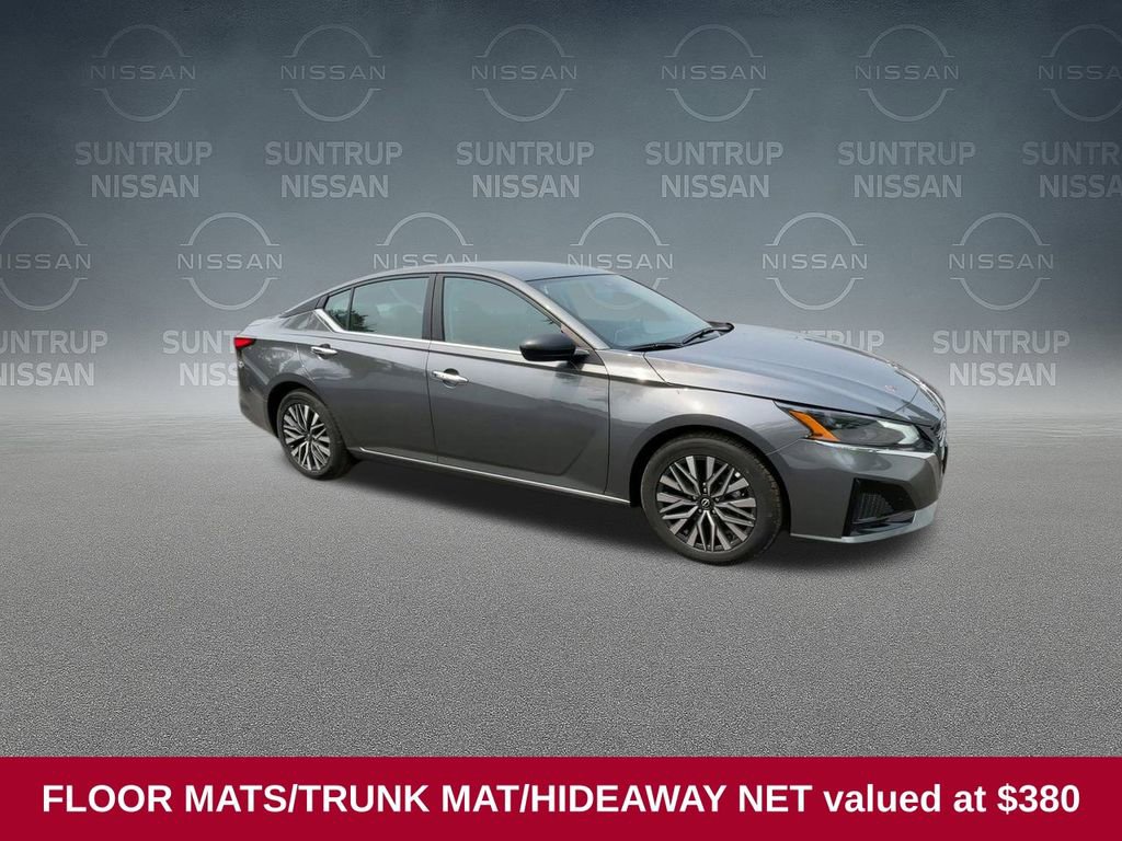 Used 2025 Nissan Altima 2.5 SV image 2