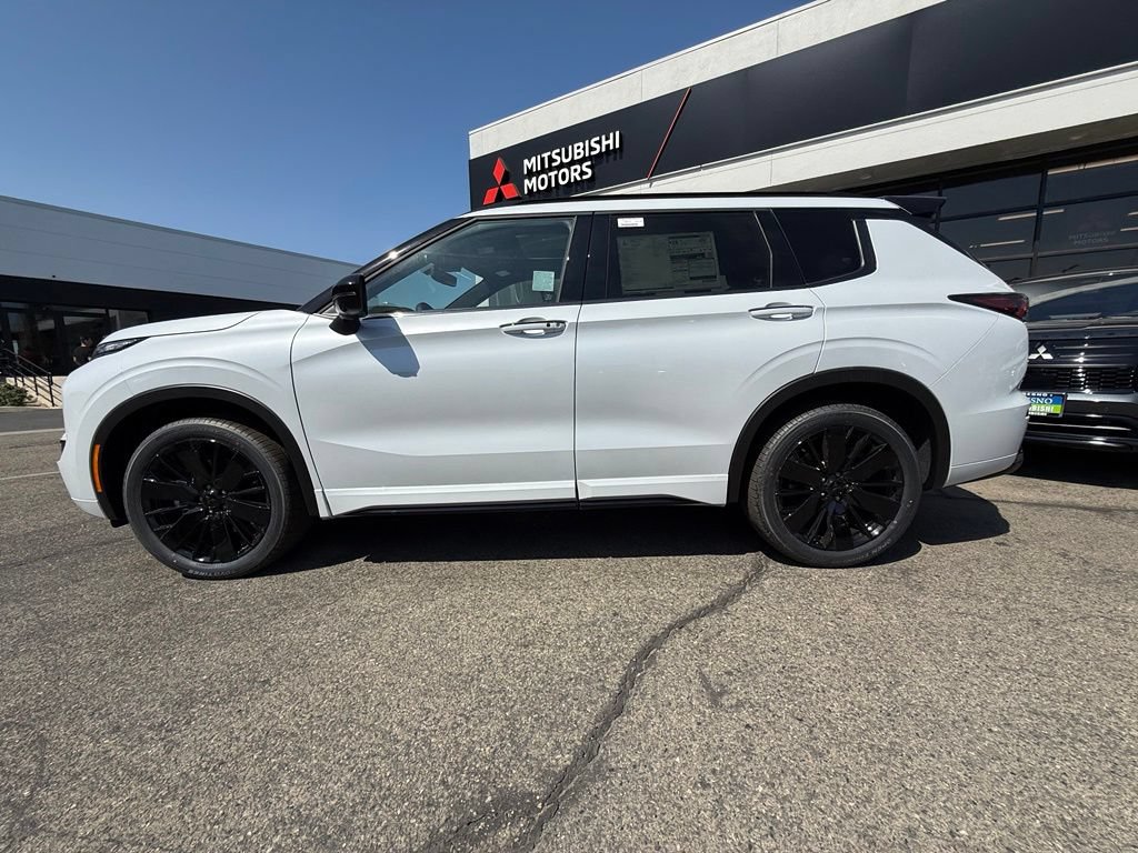 New 2026 Mitsubishi Outlander SEL Black Edition FWD image 7