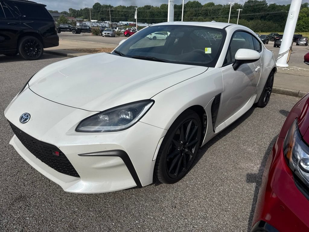Used 2025 Toyota GR86 Premium RWD image 1
