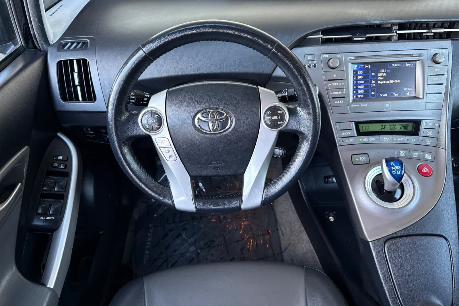 Used 2015 Toyota Prius Five FWD image 14