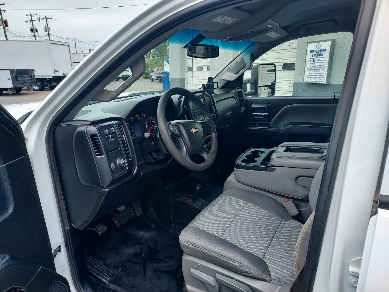 Used 2018 Chevrolet Silverado 2500 W/T w/ WT Convenience Package image 9