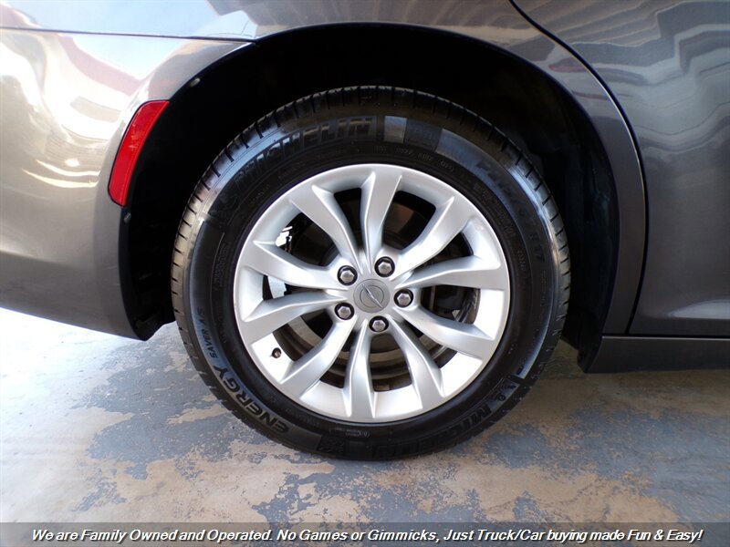 Used 2015 Chrysler 300 Limited RWD image 51