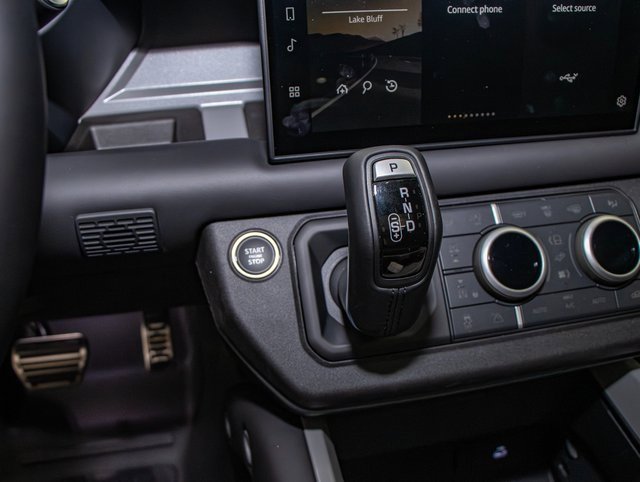 New 2025 Land Rover Defender 110 V8 image 20