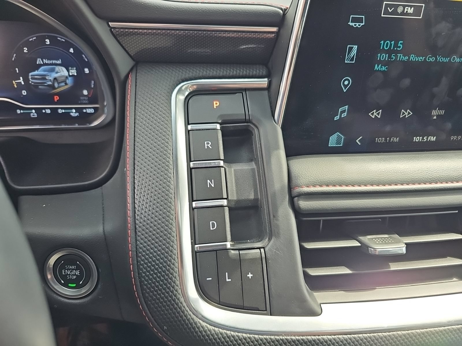 Used 2024 Chevrolet Tahoe RST w/ Luxury Package AWD/4WD image 19