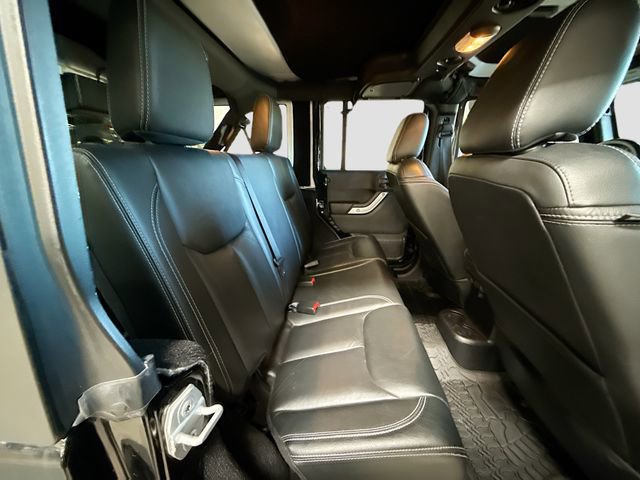 Used 2015 Jeep Wrangler Unlimited Rubicon image 26