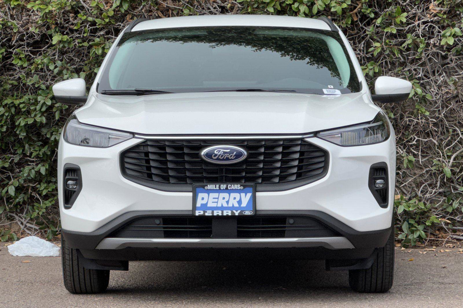 New 2025 Ford Escape PHEV image 2