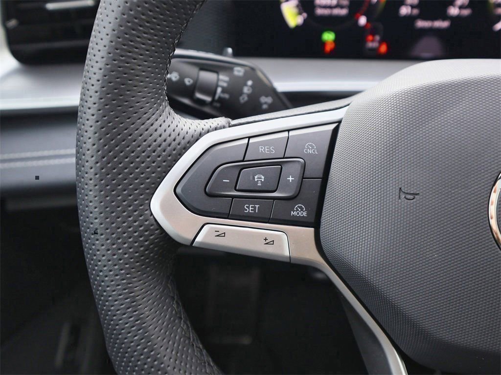 New 2026 Volkswagen Tiguan SE R-Line image 22