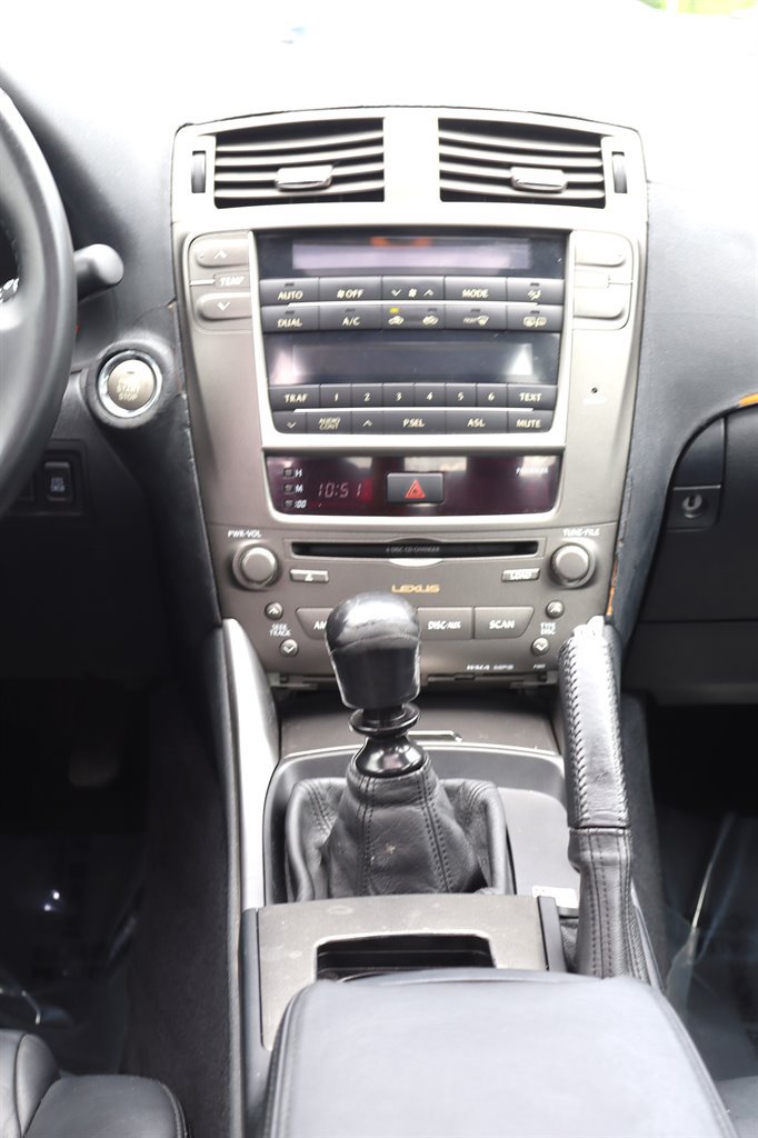 Used 2006 Lexus IS 250 w/ Preferred Accessory Pkg RWD image 13