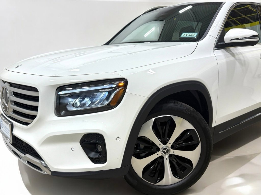 Used 2024 Mercedes-Benz GLB 250 image 2