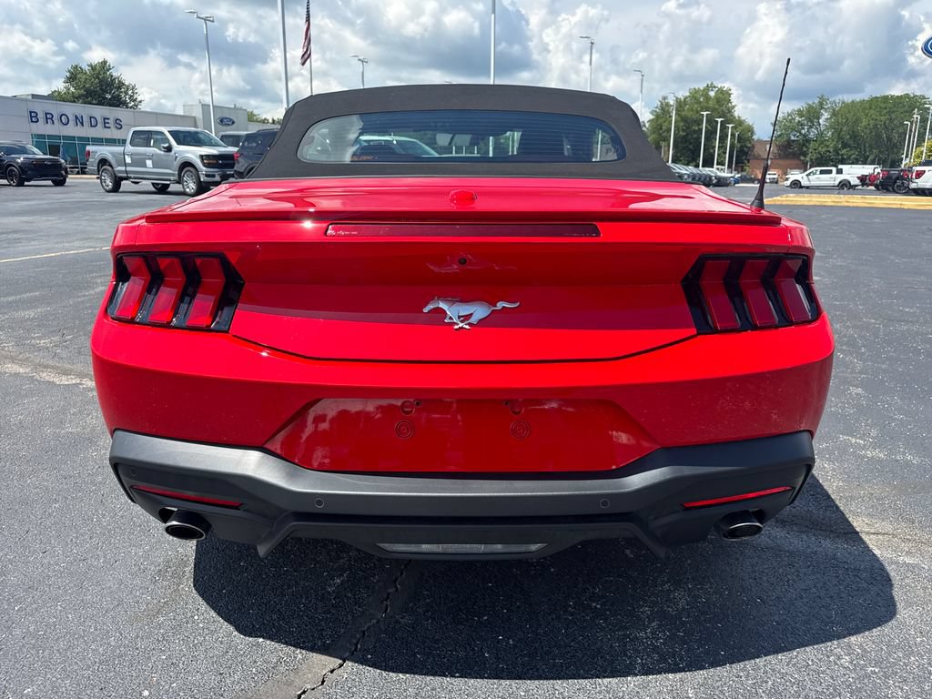 Used 2025 Ford Mustang Premium RWD image 9