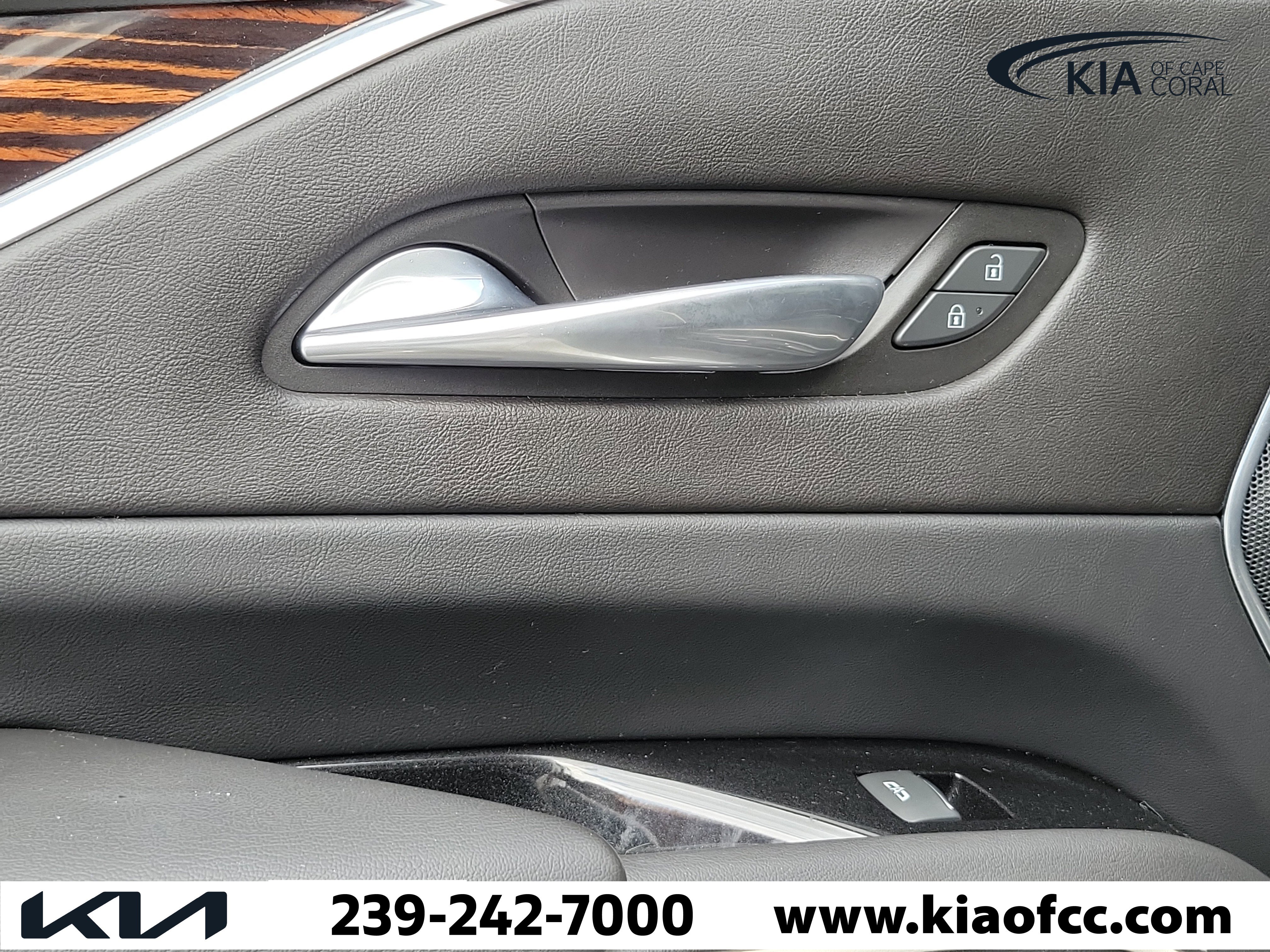 Used 2021 Cadillac Escalade Premium Luxury image 21