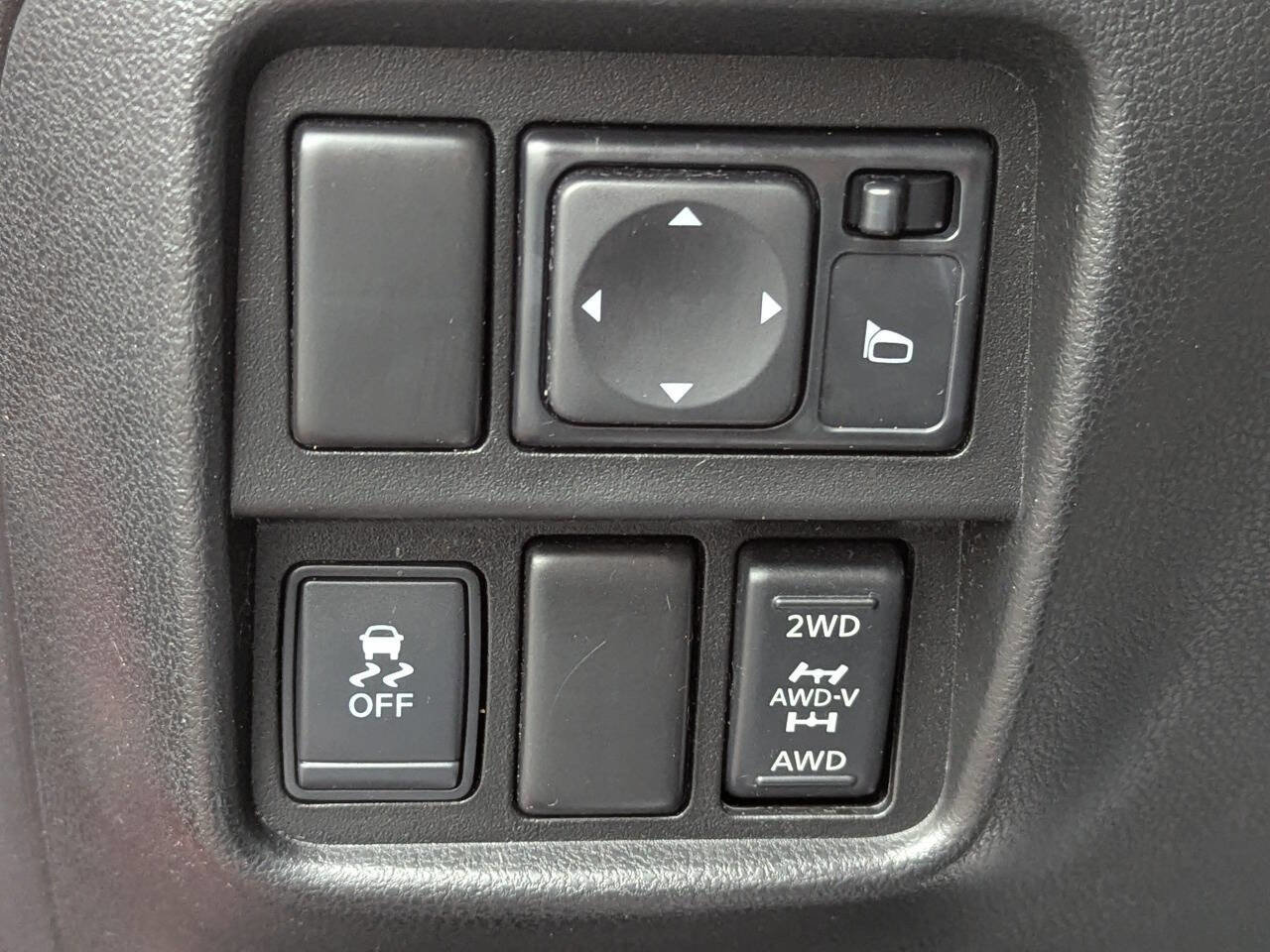 Used 2013 Nissan Juke SV image 27