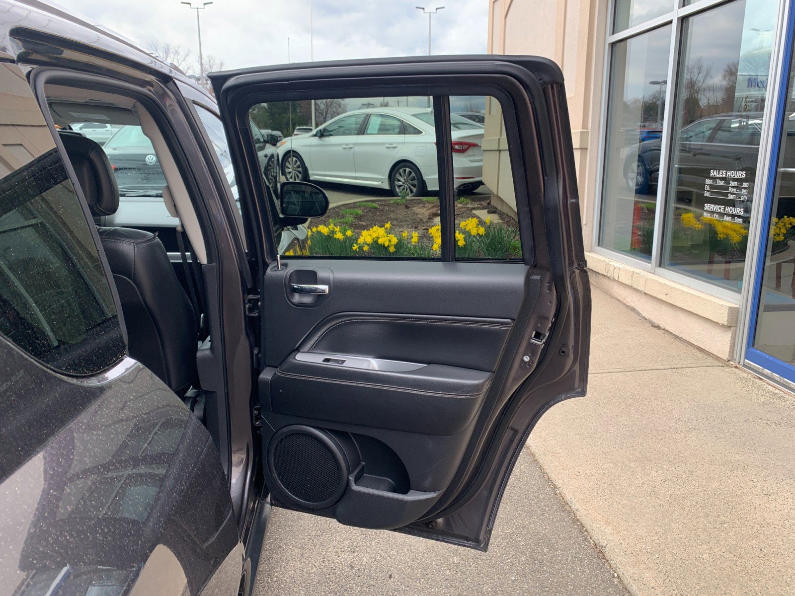 Used 2016 Jeep Compass High Altitude image 36