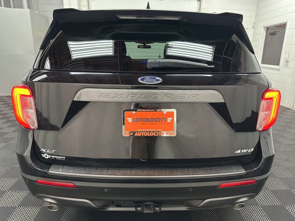 Used 2023 Ford Explorer XLT w/ Equipment Group 202A AWD/4WD image 9