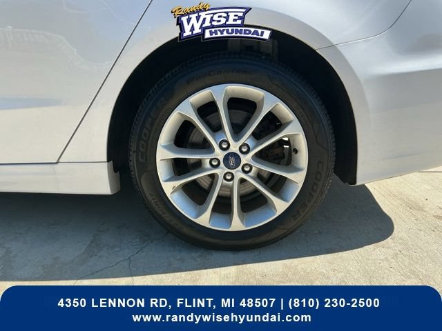Used 2019 Ford Fusion SE FWD image 29