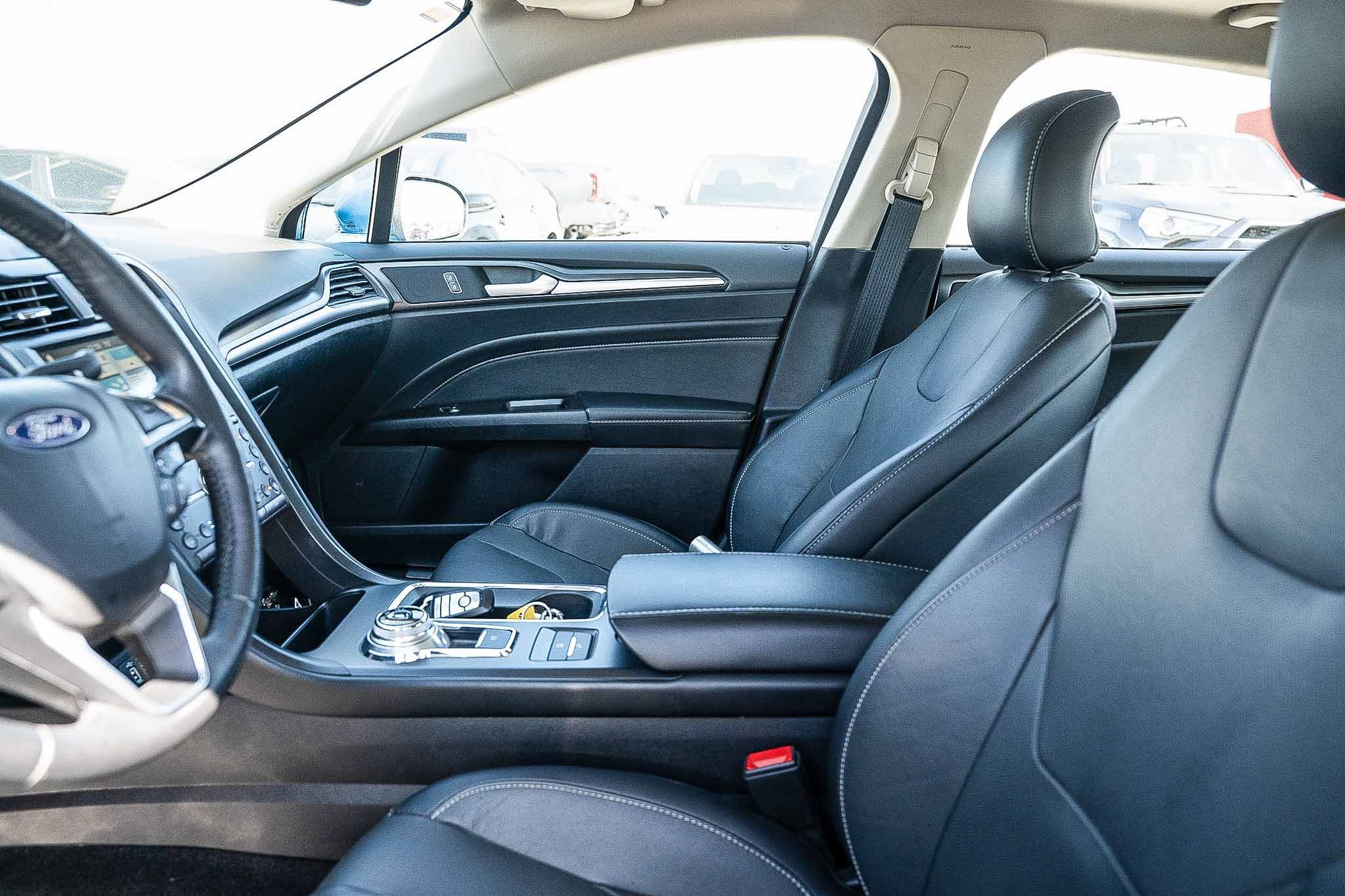 Used 2019 Ford Fusion Titanium image 19