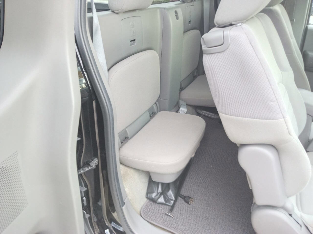 Used 2014 Nissan Frontier S image 12