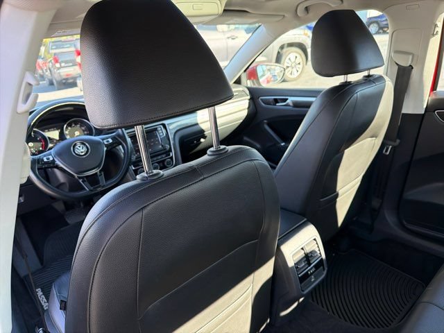 Used 2018 Volkswagen Passat 2.0T SE FWD image 17