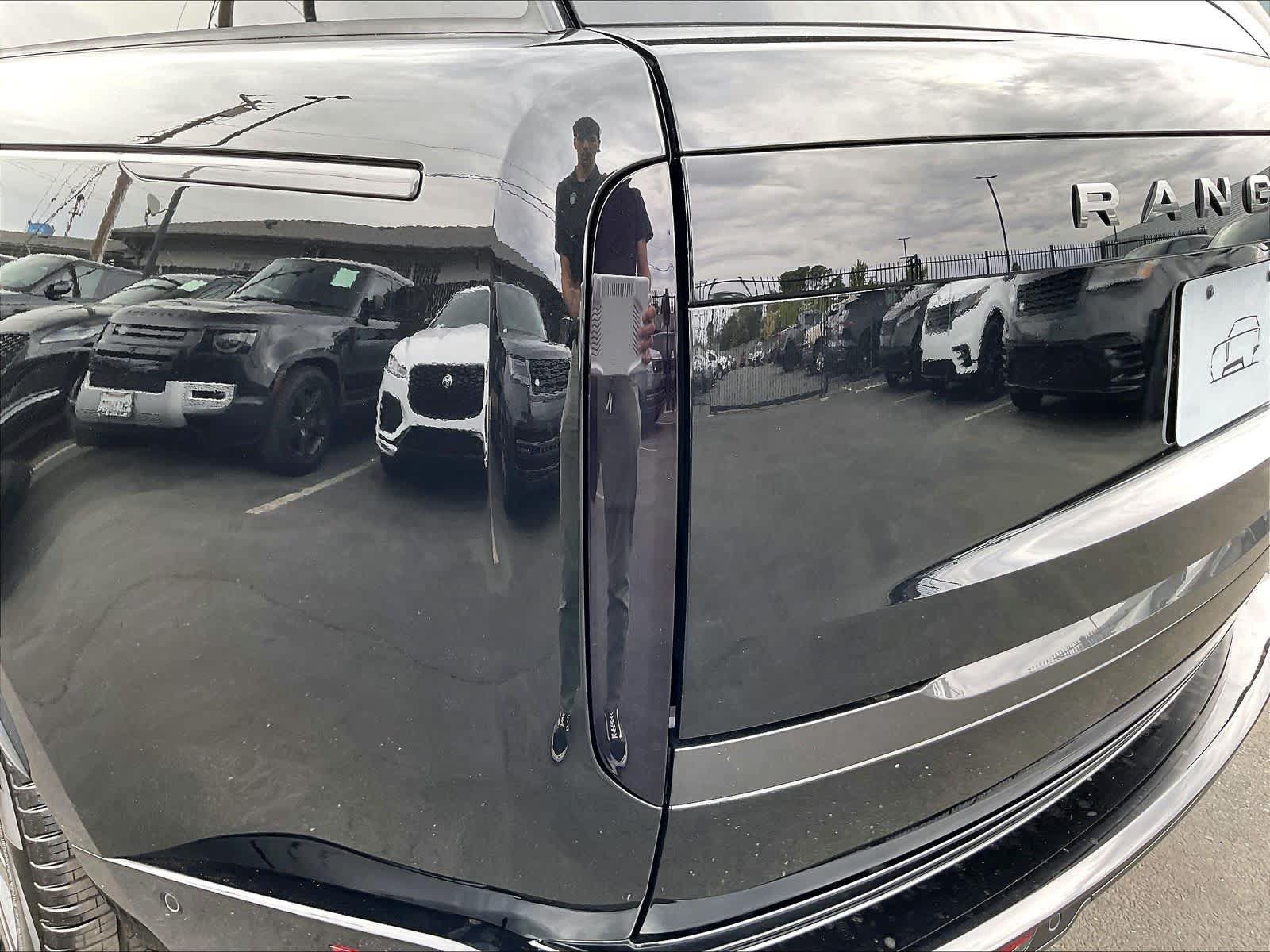 New 2026 Land Rover Range Rover Long Wheelbase SE AWD/4WD image 25