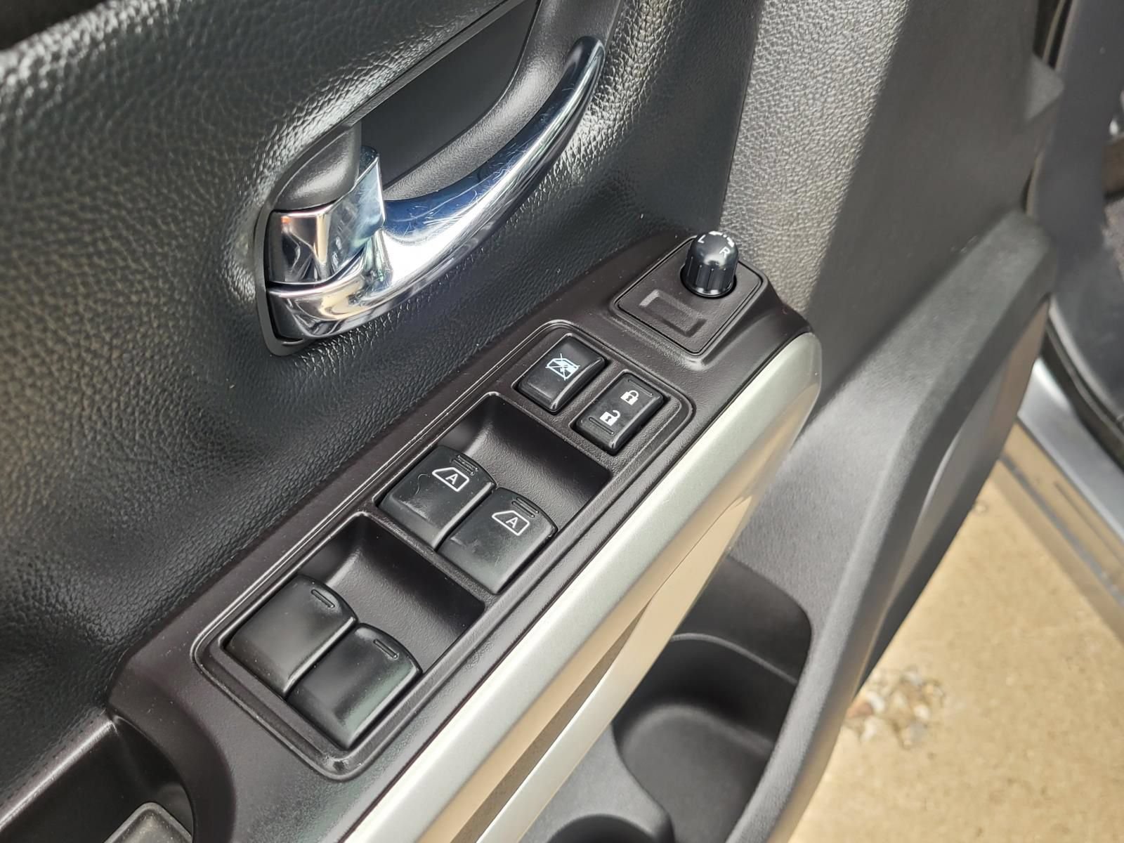 Used 2020 Nissan Titan SV w/ SV Convenience Package AWD/4WD image 19
