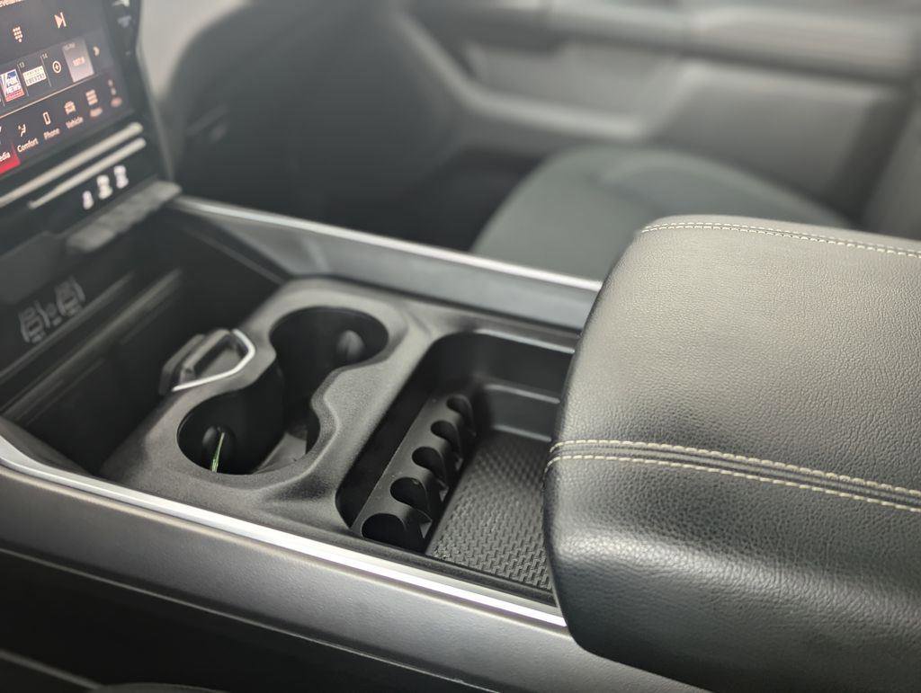 Used 2025 RAM 1500 Big Horn AWD/4WD image 30