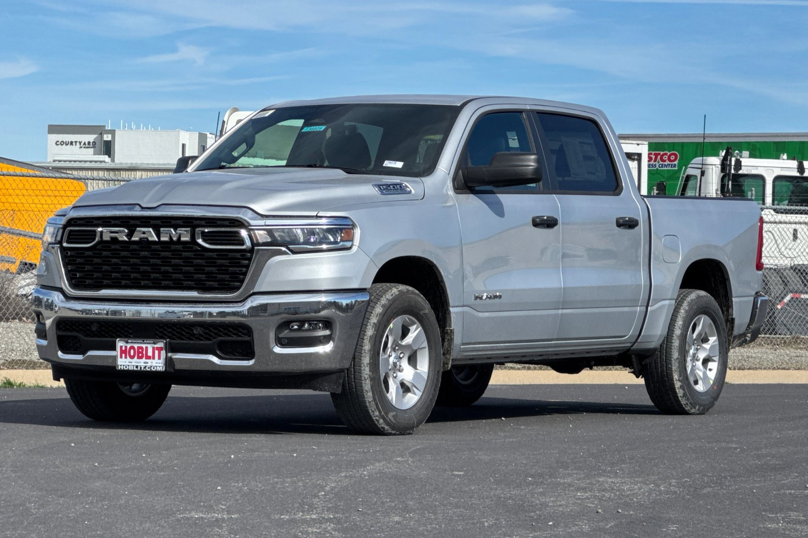 New 2026 RAM 1500 4x4 Crew Cab image 7