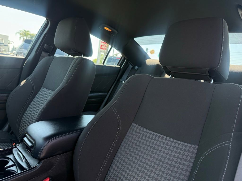 Used 2023 Dodge Charger SXT w/ Blacktop Package image 15