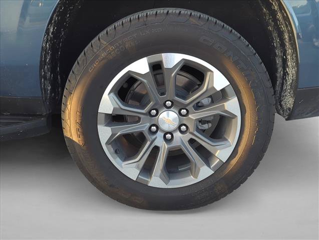 Used 2025 Chevrolet Suburban LS AWD/4WD image 6