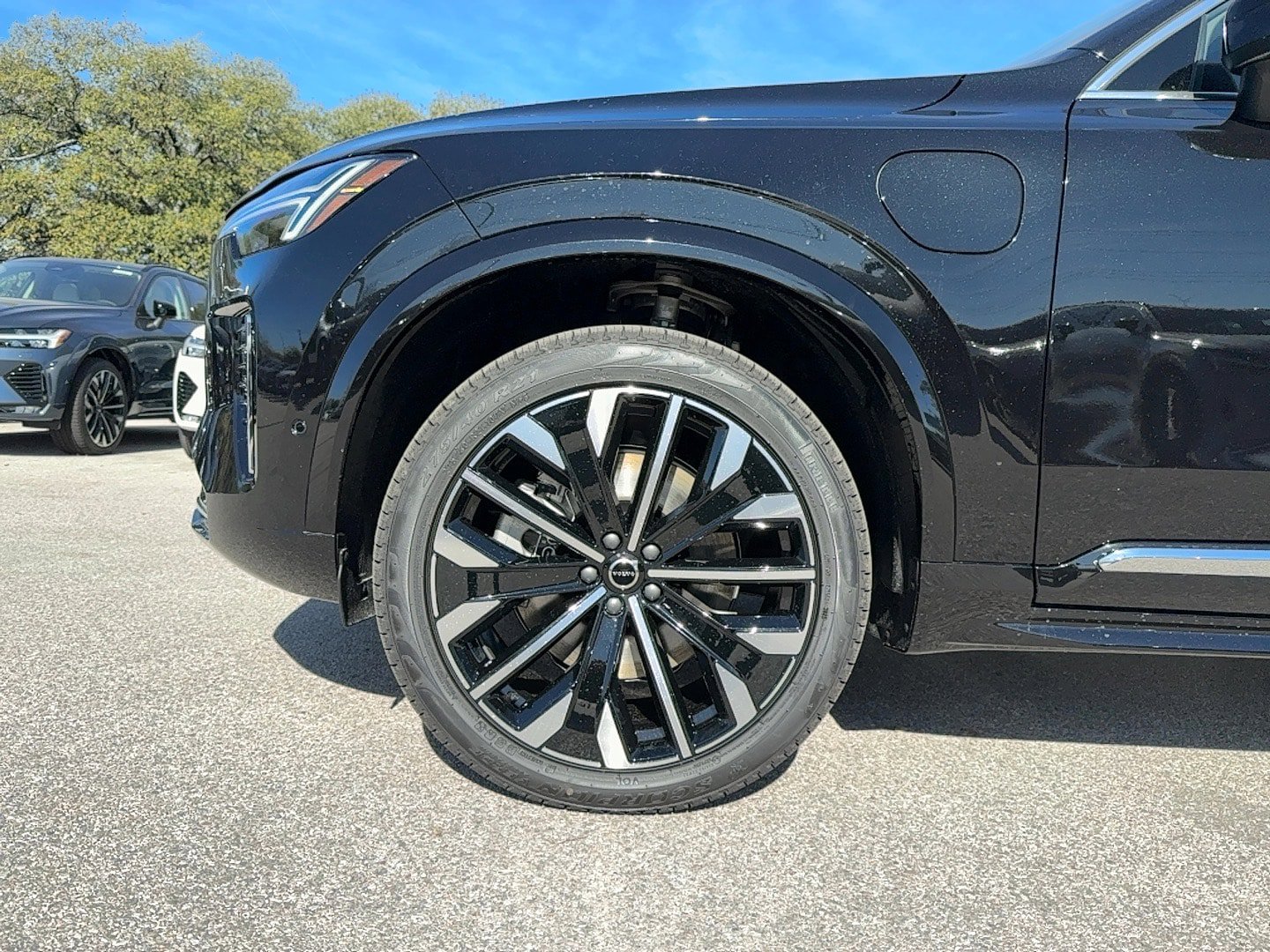 New 2026 Volvo XC90 T8 Plus w/ Protection Package Premier AWD/4WD image 9