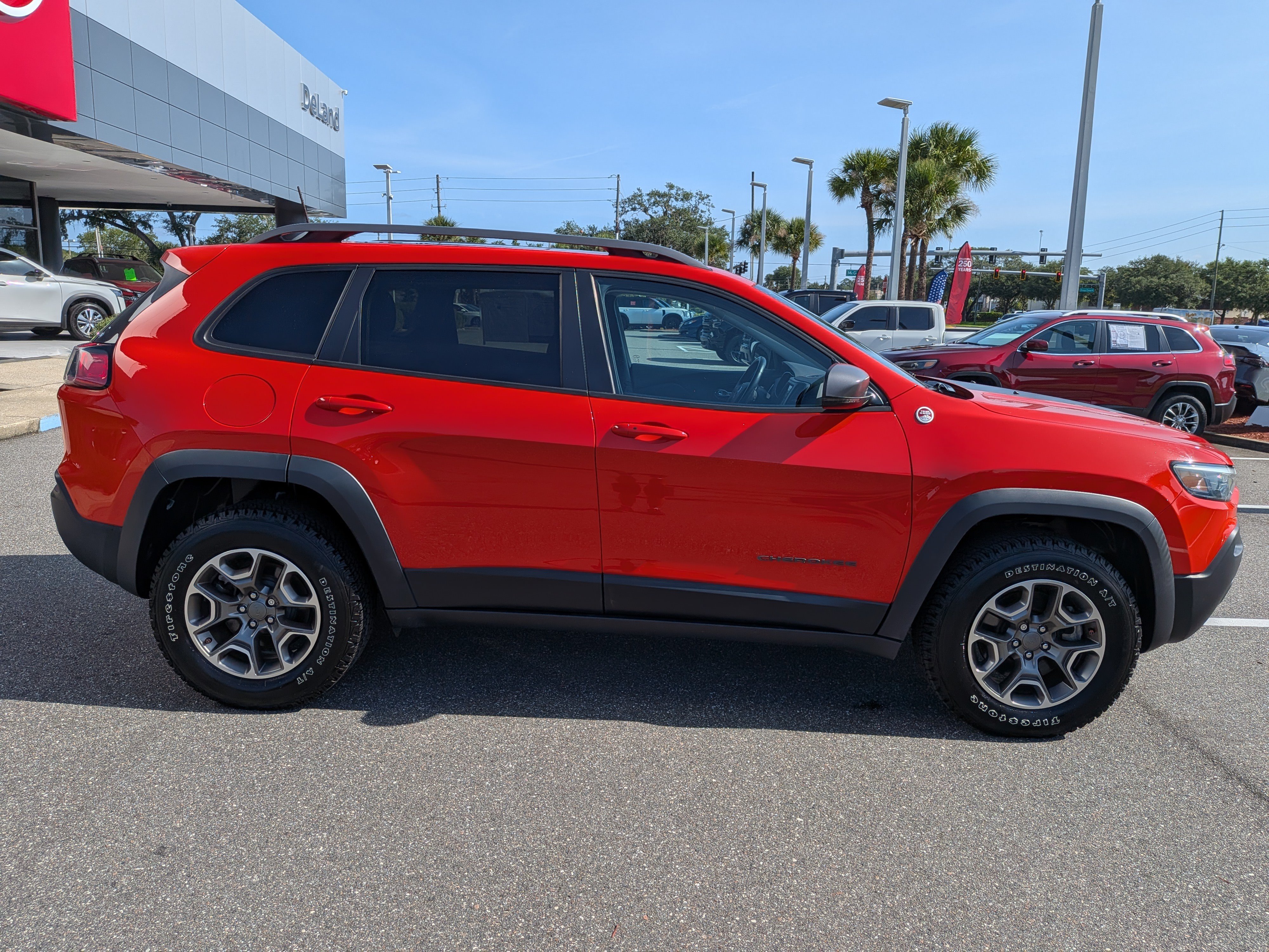 Used 2021 Jeep Cherokee Trailhawk w/ Sun, Sound & Nav Group AWD/4WD image 3