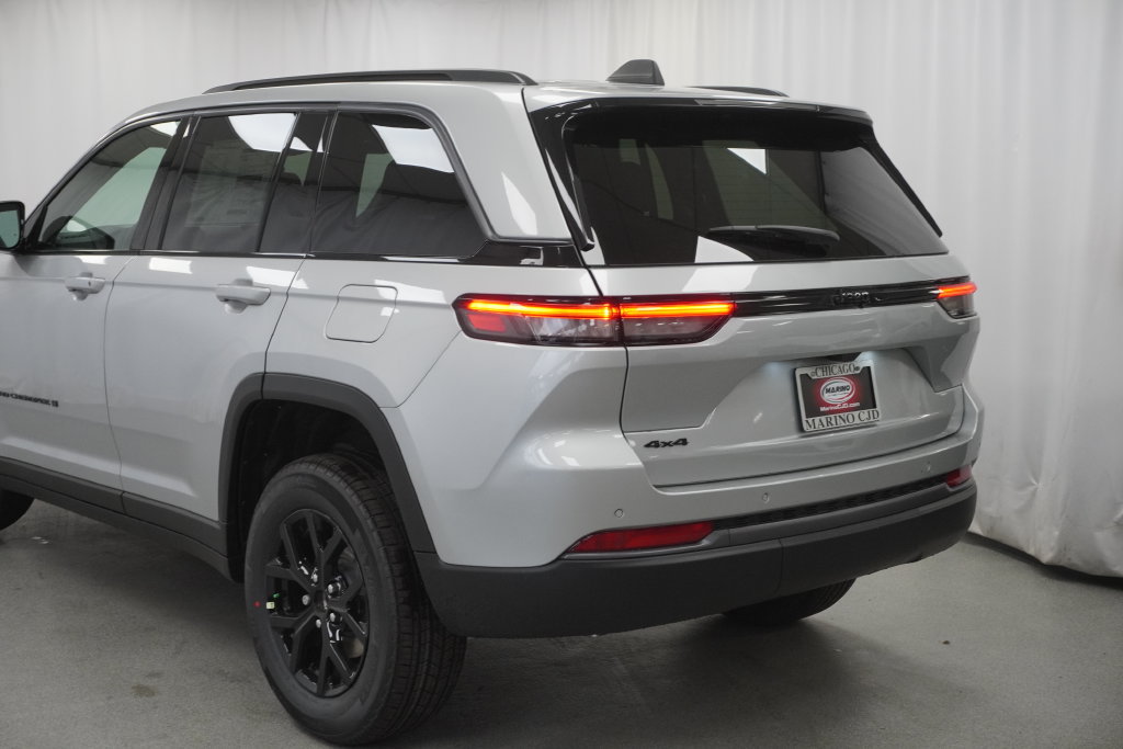 New 2026 Jeep Grand Cherokee Altitude AWD/4WD image 12
