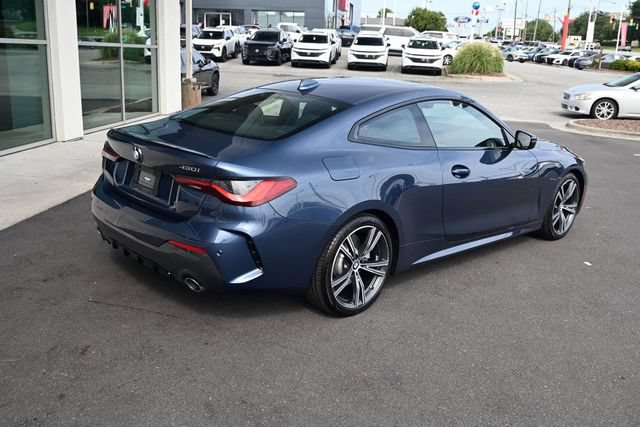 Used 2022 BMW 430i Coupe w/ M Sport Package RWD image 12