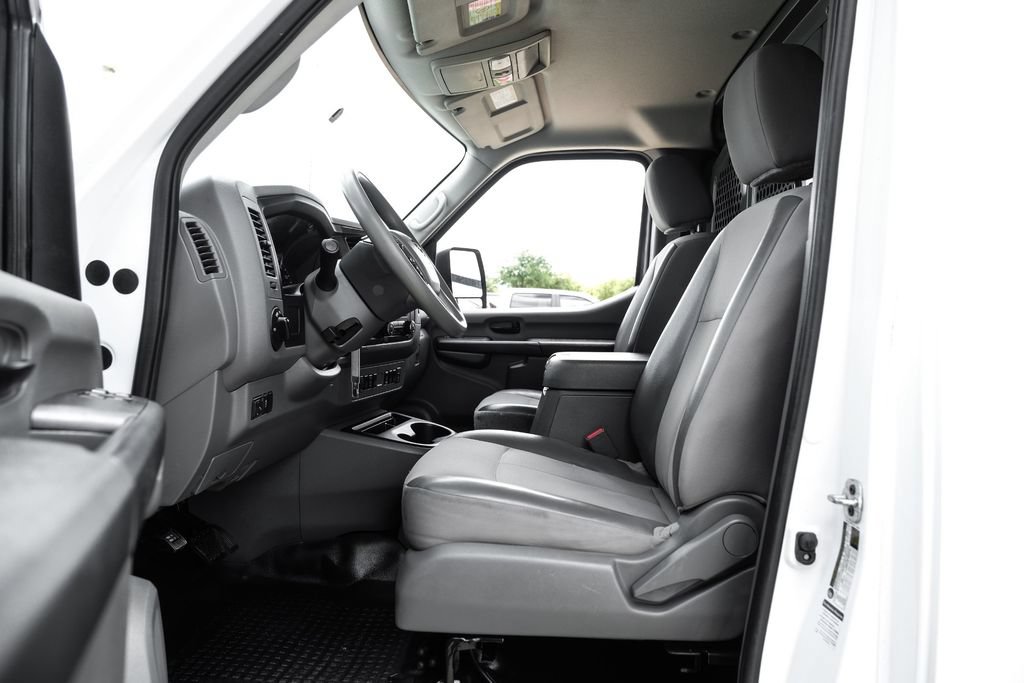 Used 2020 Nissan NV 2500 SV RWD image 3