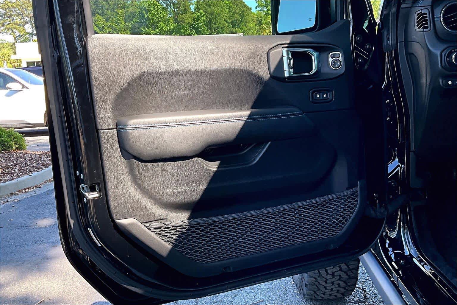 Used 2023 Jeep Wrangler Unlimited Rubicon 4xe w/ Steel Bumper Group image 22