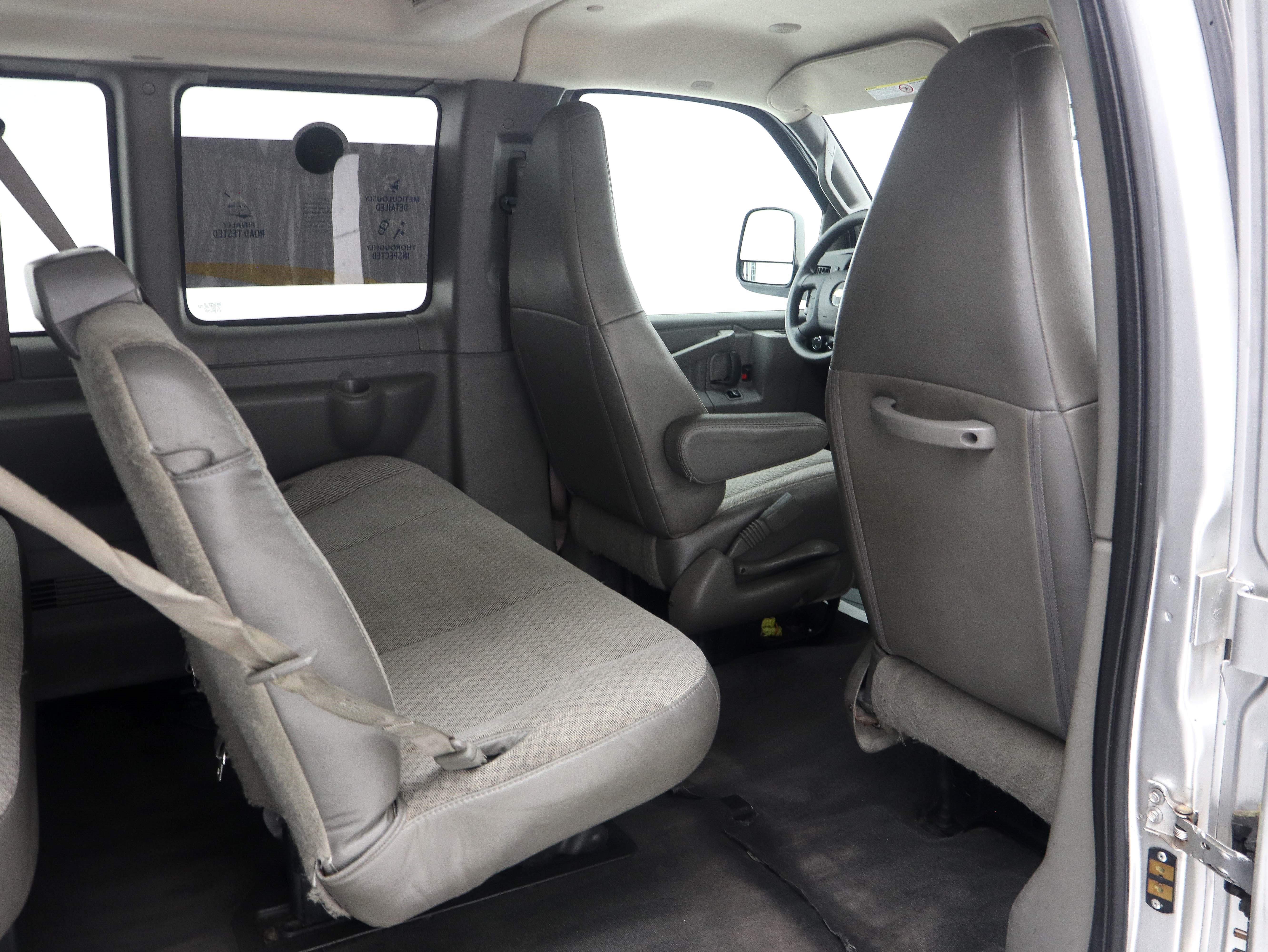 Used 2020 Chevrolet Express 3500 LT w/ LT Preferred Equipment Group RWD image 15