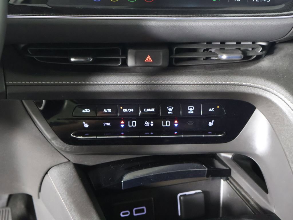 Used 2023 Buick Envision Essence image 43