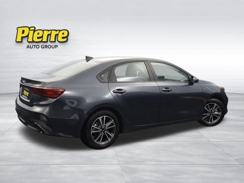 Used 2023 Kia Forte LXS image 4