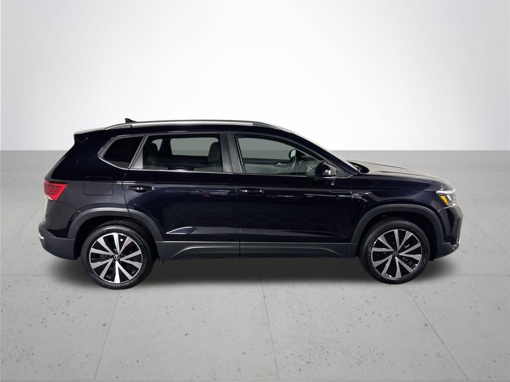 Used 2024 Volkswagen Taos SE FWD image 5
