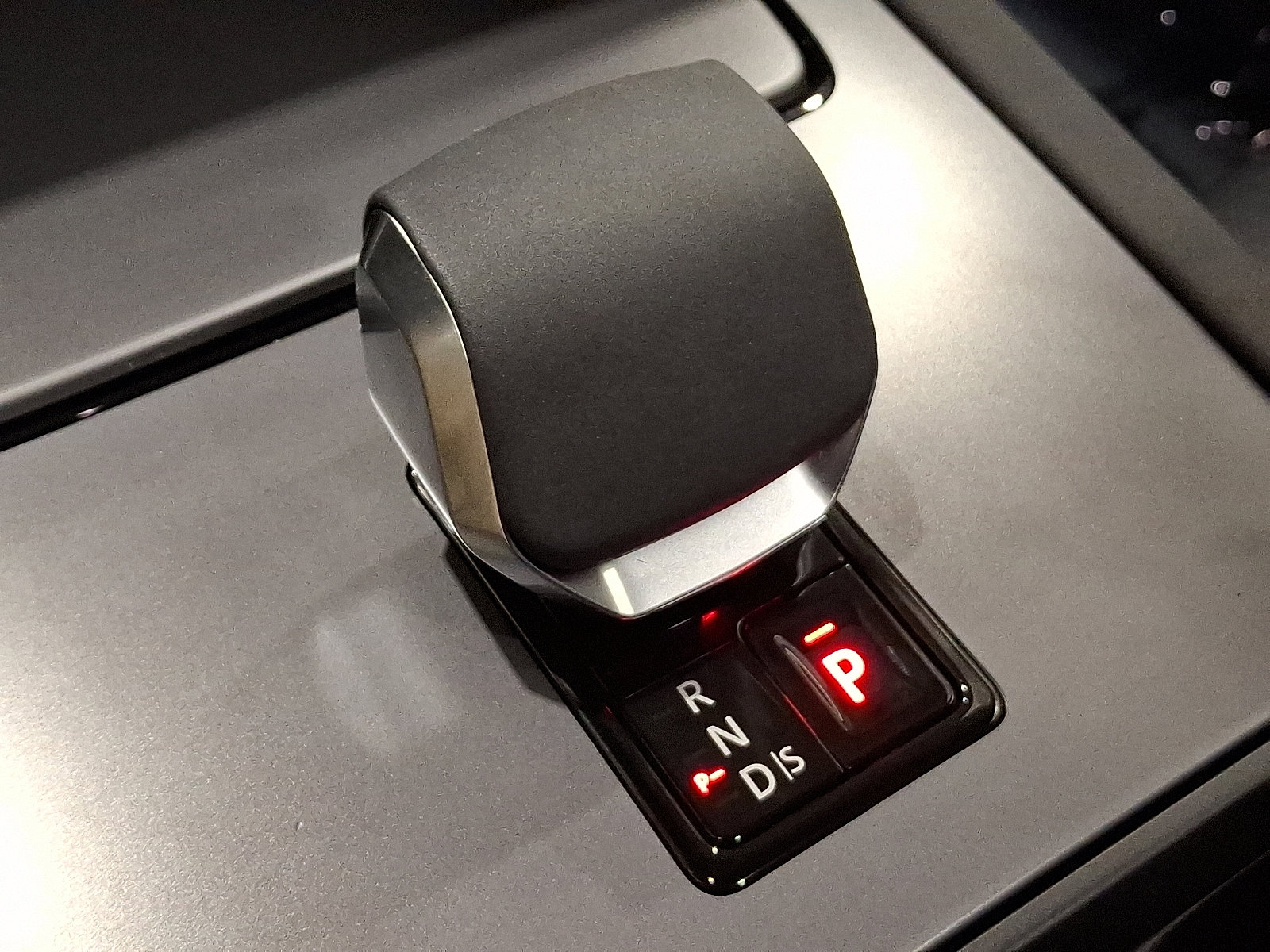 Certified 2025 Land Rover Discovery Sport S image 16