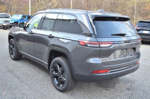 New 2025 Jeep Grand Cherokee Limited w/ Luxury Tech Group II image 6