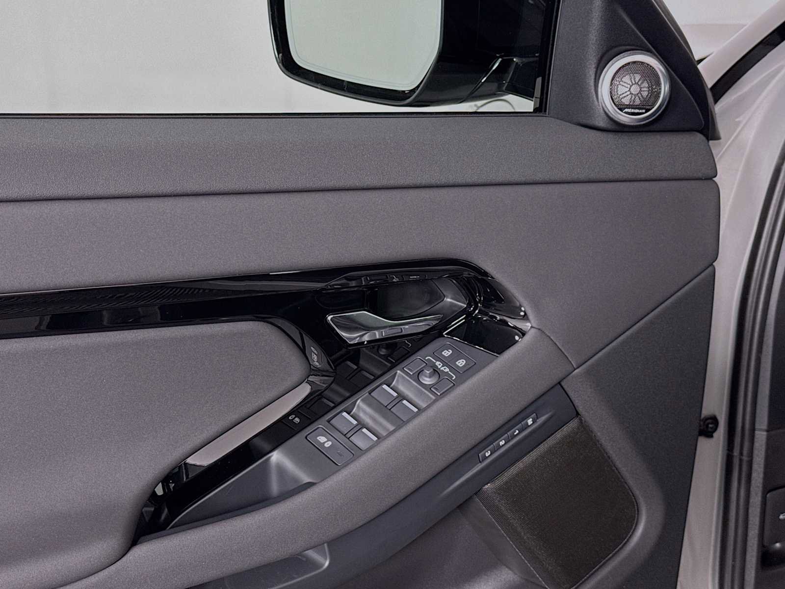 New 2026 Land Rover Range Rover Evoque S image 17